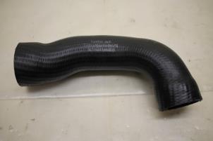Gebruikte Intercooler Slang Audi RS 6 Avant (C6) RS6 5.0 V10 40V TFSI Prijs € 50,00 Margeregeling aangeboden door Donkers VAG Parts