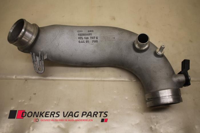 Gebruikte Intercooler Buis Audi RS 6 Avant (C6) RS6 5.0 V10 40V TFSI Prijs € 175,00 Margeregeling aangeboden door Donkers VAG Parts