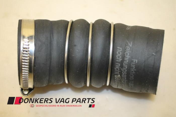 Gebruikte Intercooler Slang Audi RS 6 Avant (C6) RS6 5.0 V10 40V TFSI Prijs € 35,00 Margeregeling aangeboden door Donkers VAG Parts