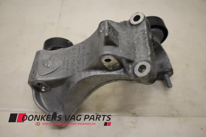 Gebruikte Dynamosteun boven Audi RS 6 Avant (C6) RS6 5.0 V10 40V TFSI Prijs € 75,00 Margeregeling aangeboden door Donkers VAG Parts