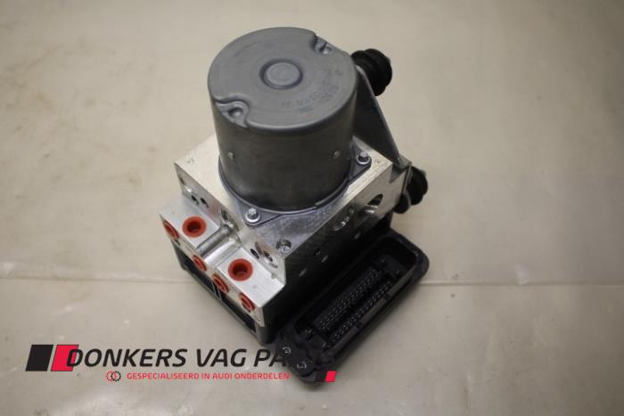 Gebruikte ABS Pomp Audi A8 (D4) 4.0 V8 32V TFSI Quattro Prijs € 500,03 Inclusief btw aangeboden door Donkers VAG Parts