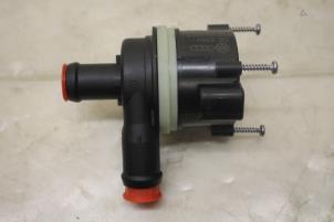 Gebruikte Extra waterpomp Audi A4 Allroad Quattro (B8) 2.0 TFSI 16V Flexfuel Prijs € 100,01 Inclusief btw aangeboden door Donkers VAG Parts
