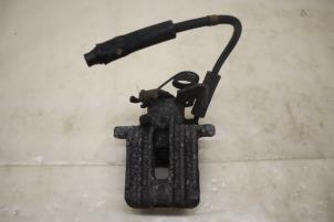 Gebruikte Remklauw (Tang) links-achter Audi Allroad (C5) 2.5 V6 TDI 24V Prijs € 15,00 Margeregeling aangeboden door Donkers VAG Parts