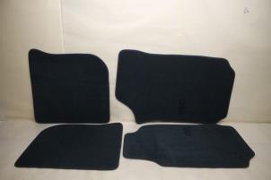 Nieuwe Matten Set Audi 100 Prijs € 25,00 Inclusief btw aangeboden door Donkers VAG Parts