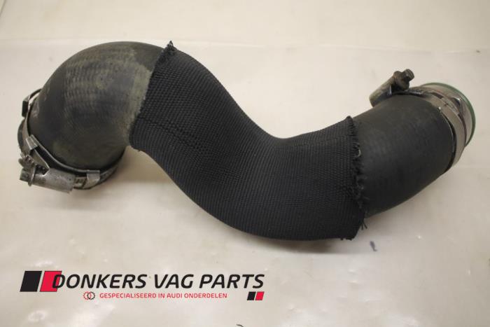 Gebruikte Intercooler Slang Audi A4 (B7) 2.0 TDI 16V Prijs € 25,00 Margeregeling aangeboden door Donkers VAG Parts