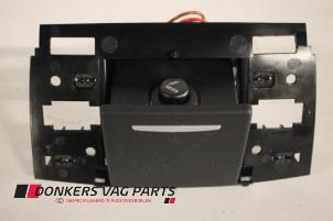 Gebruikte Carrosserielijst Audi S8 Prijs € 50,00 Margeregeling aangeboden door Donkers VAG Parts