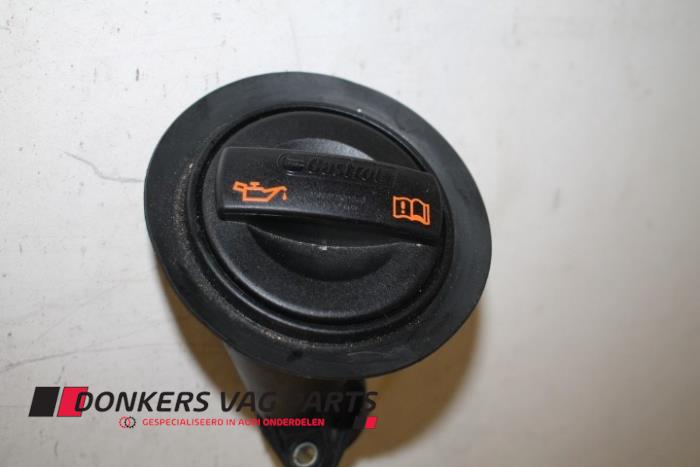 Gebruikte Olie vulpijp Audi RS7 Sportback (4GA/4GF) 4.0 V8 TFSI 32V Prijs € 9,99 Inclusief btw aangeboden door Donkers VAG Parts
