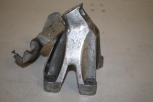 Gebruikte Motorsteun Audi A4 Prijs € 10,00 Margeregeling aangeboden door Donkers VAG Parts
