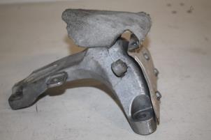 Gebruikte Motorsteun Audi A4 Prijs € 10,00 Margeregeling aangeboden door Donkers VAG Parts