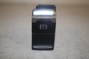 Gebruikte Handrem schakelaar Audi A5 Cabrio (8F7) 3.0 TDI V6 24V Quattro Prijs € 8,00 Margeregeling aangeboden door Donkers VAG Parts