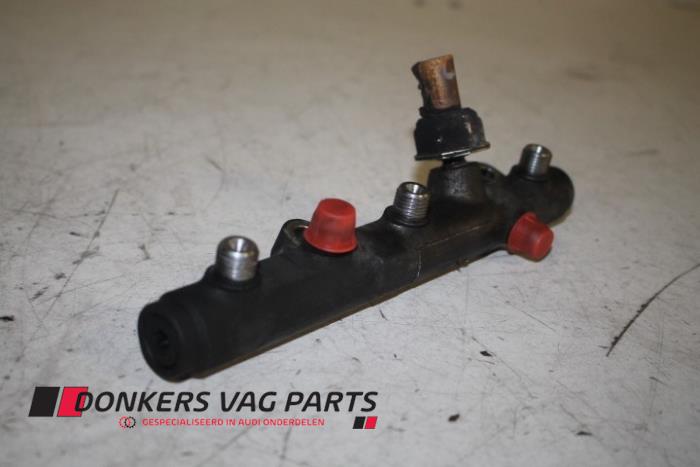 Gebruikte Brandstofverdeler Audi A5 Cabrio (8F7) 3.0 TDI V6 24V Quattro Prijs € 35,00 Margeregeling aangeboden door Donkers VAG Parts