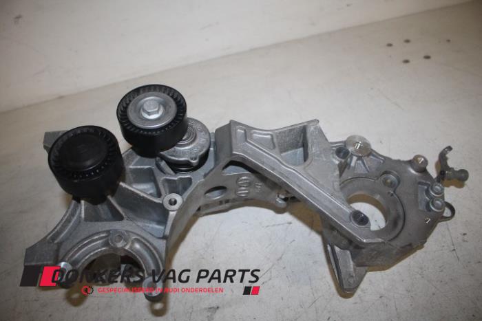 Gebruikte Dynamosteun boven Audi Q5 (8RB) 2.0 TDI 16V Quattro Prijs € 100,01 Inclusief btw aangeboden door Donkers VAG Parts