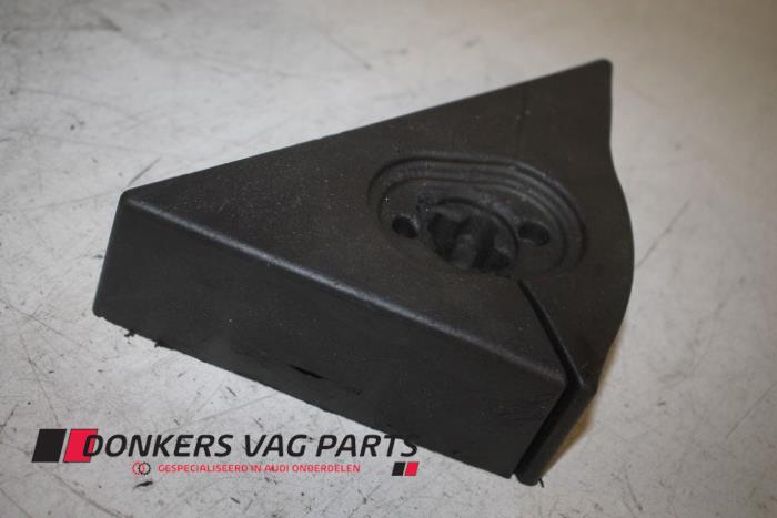 Gebruikte Diversen Audi Q5 (8RB) 2.0 TDI 16V Quattro Prijs € 5,00 Inclusief btw aangeboden door Donkers VAG Parts