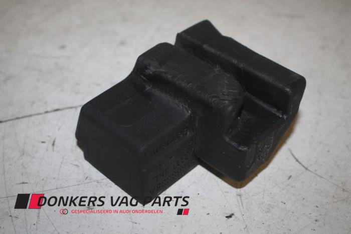 Gebruikte Diversen Audi Q5 (8RB) 2.0 TDI 16V Quattro Prijs € 2,99 Inclusief btw aangeboden door Donkers VAG Parts