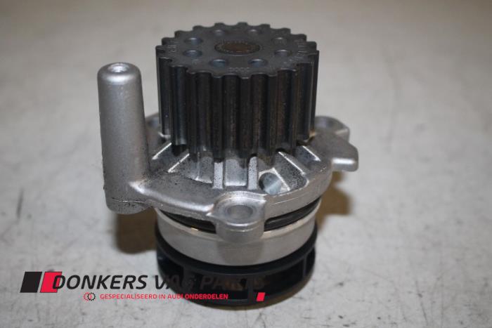 Gebruikte Waterpomp Audi Q5 (8RB) 2.0 TDI 16V Quattro Prijs € 121,00 Inclusief btw aangeboden door Donkers VAG Parts