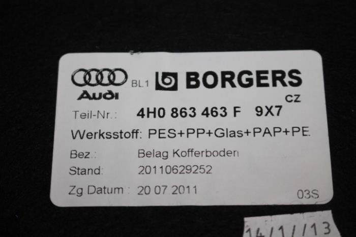 Vloerplaat bagageruimte van een Audi A8 2014