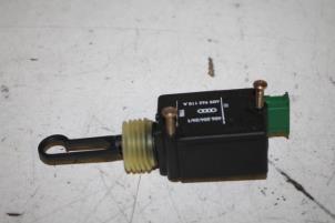 Gebruikte Slotmechaniek Achterklep Audi A6 Prijs € 15,00 Margeregeling aangeboden door Donkers VAG Parts