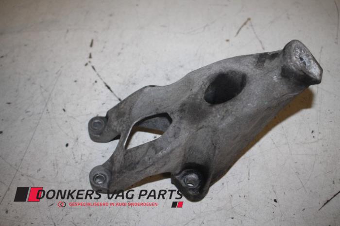 Gebruikte Motorrubber Audi Q5 (8RB) 2.0 TDI 16V Quattro Prijs € 10,00 Margeregeling aangeboden door Donkers VAG Parts