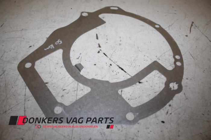 Gebruikte Tussenplaat motor Audi Diversen Prijs € 15,00 Margeregeling aangeboden door Donkers VAG Parts
