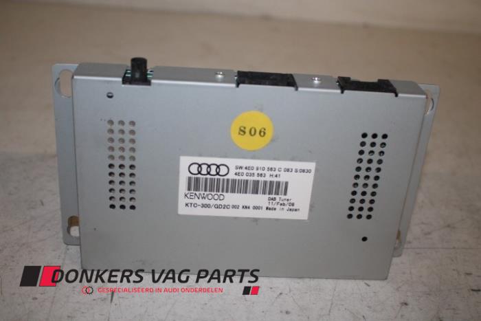Gebruikte DAB module Audi S8 (D3) 5.2 V10 40V Prijs € 50,00 Margeregeling aangeboden door Donkers VAG Parts
