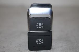 Gebruikte Schakelaar handrem Audi S6 Avant (C7) 4.0 V8 TFSI Prijs € 10,00 Margeregeling aangeboden door Donkers VAG Parts