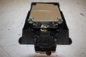 Gebruikte Radio versterker Audi A6 Prijs € 50,00 Margeregeling aangeboden door Donkers VAG Parts