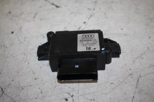 Gebruikte Brandstofpomp module Audi A4 Avant (B8) 2.0 TDI 16V Prijs € 50,00 Margeregeling aangeboden door Donkers VAG Parts