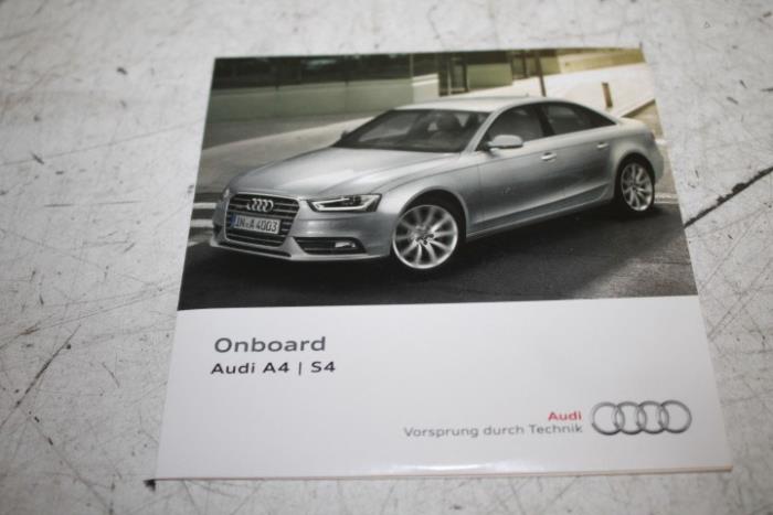 CD Speler (diversen) van een Audi A4 Avant (B8) 2.0 TDI 16V 2014