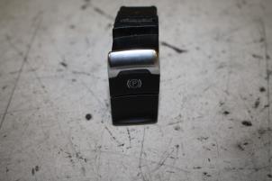 Gebruikte Schakelaar handrem Audi A4 Avant (B8) 2.0 TDI 16V Prijs € 8,00 Margeregeling aangeboden door Donkers VAG Parts