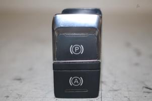 Gebruikte Schakelaar handrem Audi A6 (C7) 2.0 TDI 16V Prijs € 10,00 Margeregeling aangeboden door Donkers VAG Parts