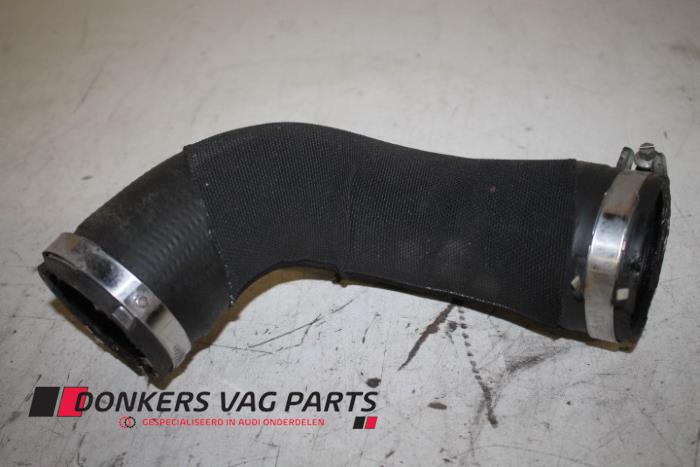 Gebruikte Intercooler Slang Audi Q5 (8RB) 3.0 TDI V6 24V Quattro Prijs € 40,00 Margeregeling aangeboden door Donkers VAG Parts