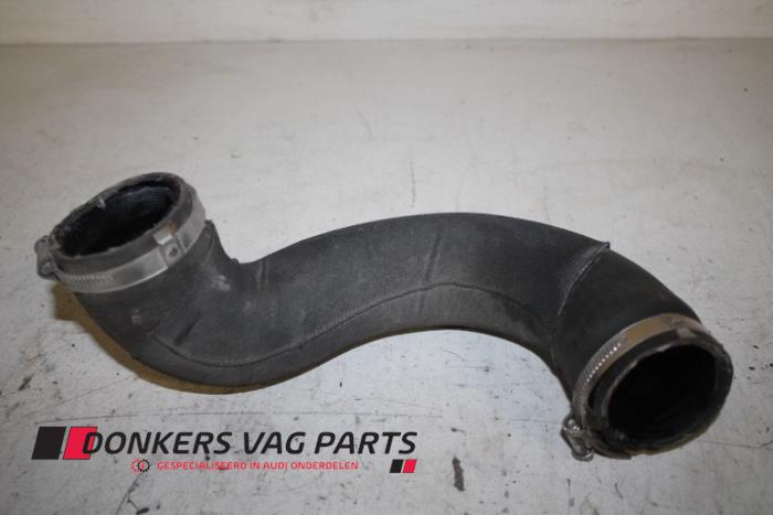 Gebruikte Intercooler Slang Audi Q5 (8RB) 3.0 TDI V6 24V Quattro Prijs € 40,00 Margeregeling aangeboden door Donkers VAG Parts