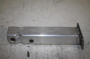 Gebruikte Chassisbalk voor Audi Q7 (4MB/4MG) 3.0 TDI V6 24V Prijs € 35,00 Margeregeling aangeboden door Donkers VAG Parts