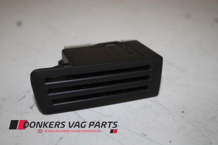 Gebruikte Diversen Audi A4 (B8) 2.0 TDI 16V Prijs € 3,00 Margeregeling aangeboden door Donkers VAG Parts
