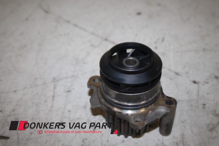 Gebruikte Waterpomp Audi Q5 (8RB) 2.0 TDI 16V Quattro Prijs € 121,00 Inclusief btw aangeboden door Donkers VAG Parts
