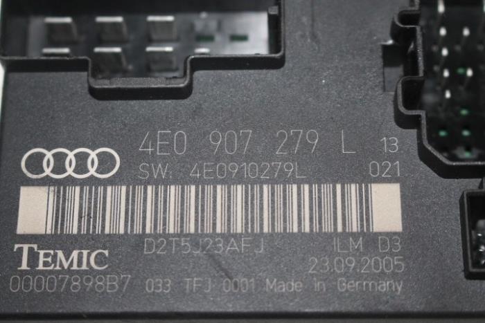 Computer Body Control van een Audi A8 (D3) 4.2 TDI V8 32V Lang Quattro 2005