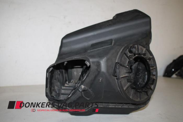 Gebruikte Luchtfilterhuis Audi A7 Sportback (4GA/4GF) 3.0 TDI V6 24V Quattro Prijs € 50,00 Margeregeling aangeboden door Donkers VAG Parts