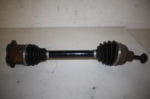 Gebruikte Cardanas links-voor (VWA) Audi A7 Sportback (4GA/4GF) 3.0 TDI V6 24V Quattro Prijs € 40,00 Margeregeling aangeboden door Donkers VAG Parts