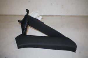Gebruikte Stijlbekleding links-achter Audi A4 (B9) 2.0 35 TDI 16V Prijs € 25,00 Margeregeling aangeboden door Donkers VAG Parts
