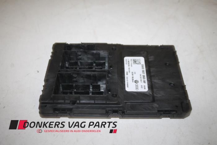 Computer Body Control van een Audi A4 (B9) 2.0 35 TDI 16V 2016