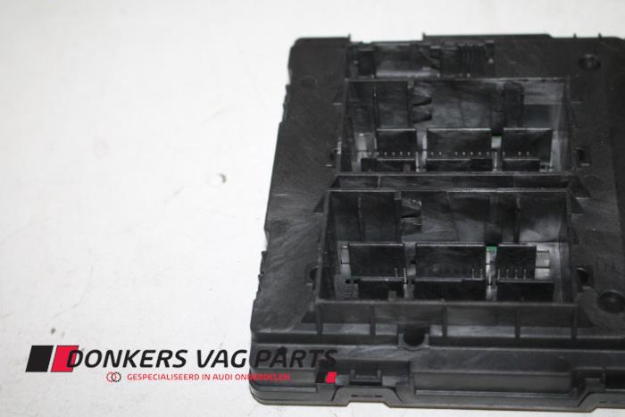 Computer Body Control van een Audi A4 (B9) 2.0 35 TDI 16V 2016