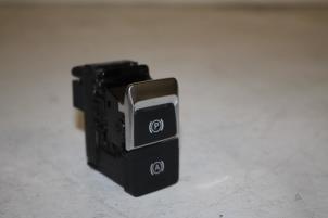 Gebruikte Handrem schakelaar Audi A6 (C7) 3.0 TDI V6 24V BiTurbo Quattro Prijs € 10,00 Margeregeling aangeboden door Donkers VAG Parts