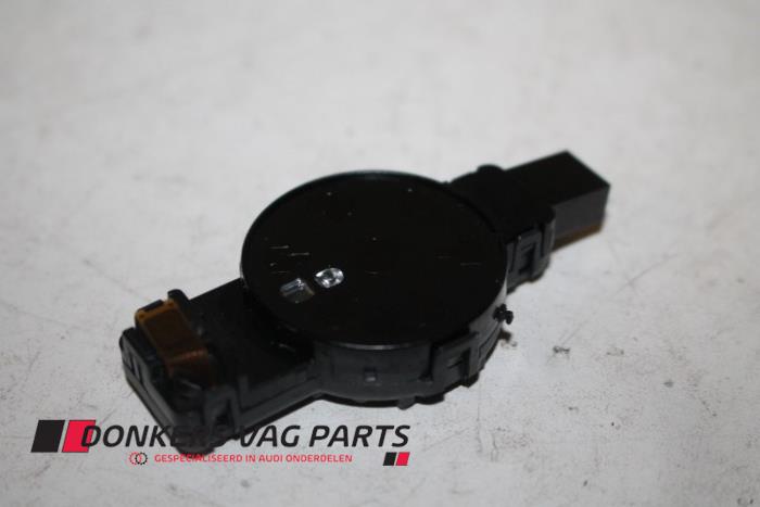 Gebruikte Lichtsensor Audi A7 Sportback (4GA/4GF) 3.0 TDI Clean Diesel V6 24V Quattro Prijs € 75,00 Margeregeling aangeboden door Donkers VAG Parts