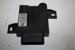 Gebruikte Brandstofpomp module Audi S8 (D4) 4.0 Plus V8 TFSI 32V Prijs € 75,00 Margeregeling aangeboden door Donkers VAG Parts