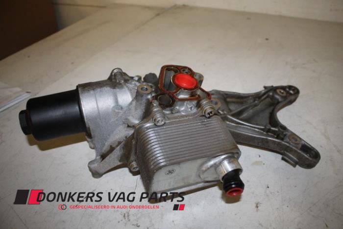 Gebruikte Dynamosteun boven Audi A4 Avant (B9) 2.0 TFSI 16V Prijs € 150,00 Margeregeling aangeboden door Donkers VAG Parts