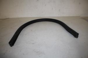 Gebruikte Motorkaprubber Audi Q7 (4MB/4MG) 3.0 TDI V6 24V Prijs € 15,00 Margeregeling aangeboden door Donkers VAG Parts