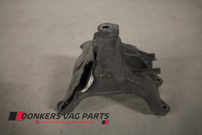Gebruikte Motorrubber Audi A4 Avant (B9) 2.0 TFSI 16V Prijs € 25,00 Margeregeling aangeboden door Donkers VAG Parts