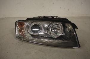 Gebruikte Koplamp rechts Audi A8 Prijs € 100,00 Margeregeling aangeboden door Donkers VAG Parts