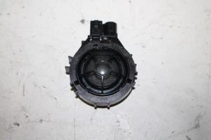 Gebruikte Luidspreker Audi S3 Limousine (8VM/8VS) 2.0 T FSI 16V Prijs € 15,00 Margeregeling aangeboden door Donkers VAG Parts