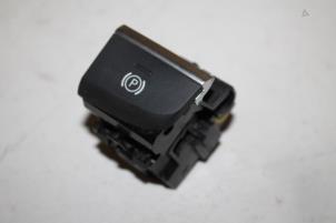 Gebruikte Schakelaar handrem Audi S3 Limousine (8VM/8VS) 2.0 T FSI 16V Prijs € 10,00 Margeregeling aangeboden door Donkers VAG Parts